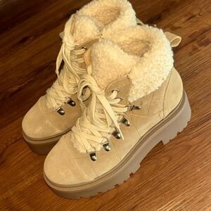 Steve Madden platform boots- never worn! Size 6